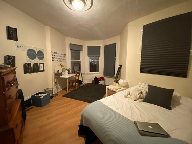 Building Photo - 41 Parker Hill Ave