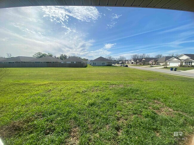 Building Photo - 26161 Gilmore Way