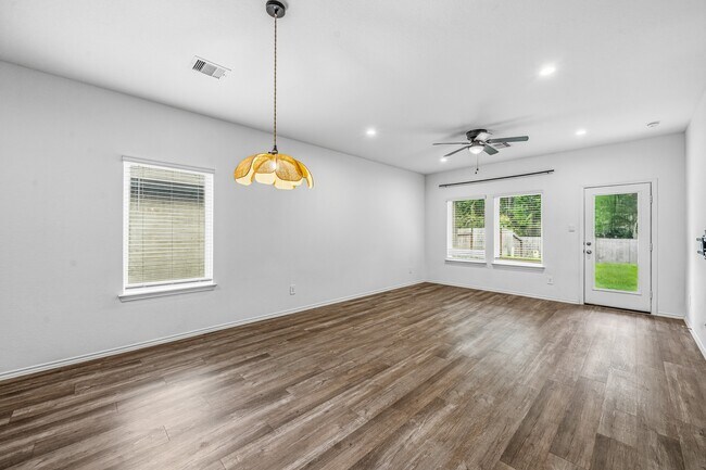 Building Photo - 24122 Juniper Hts Dr