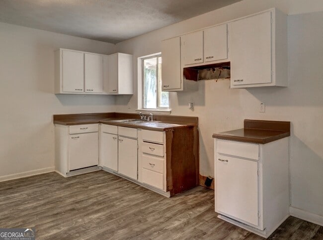 Building Photo - 8774 Channing Dr