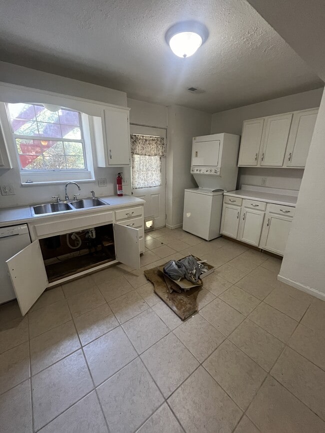 Building Photo - 409 N Main St