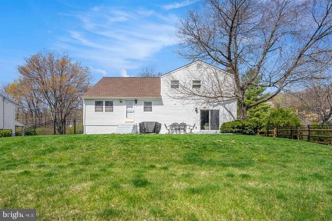 Building Photo - 1057 Fitzwatertown Rd