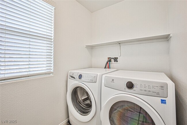 Building Photo - 9240 Black Diamond St