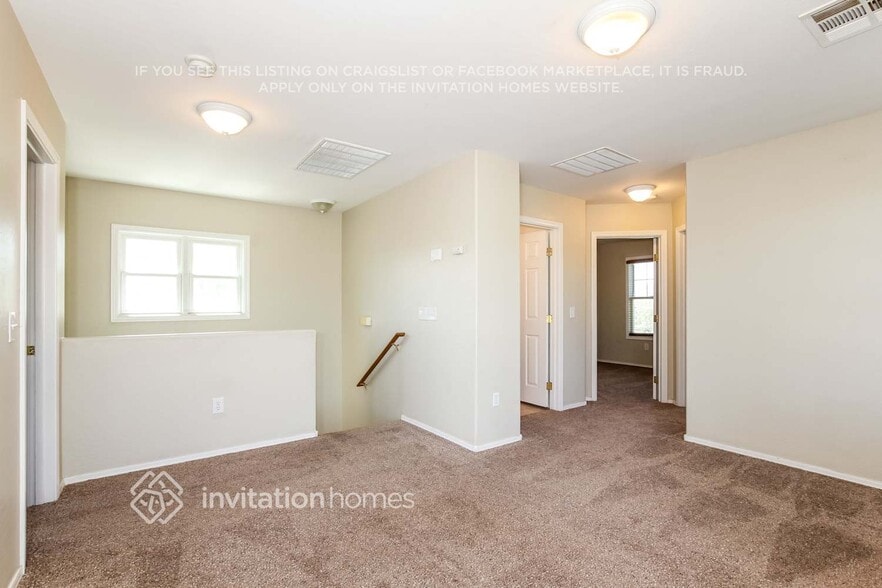 Building Photo - 17131 W Tara Ln