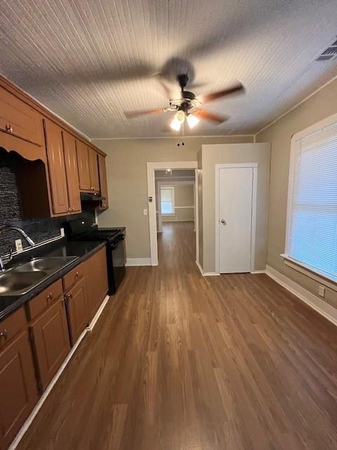 Building Photo - 1012 W College St Ext