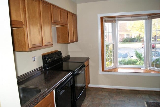 Building Photo - 9156 Stevens Ct
