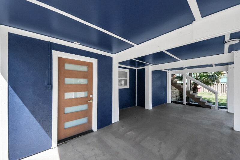 Building Photo - 300 Narcissus Rd