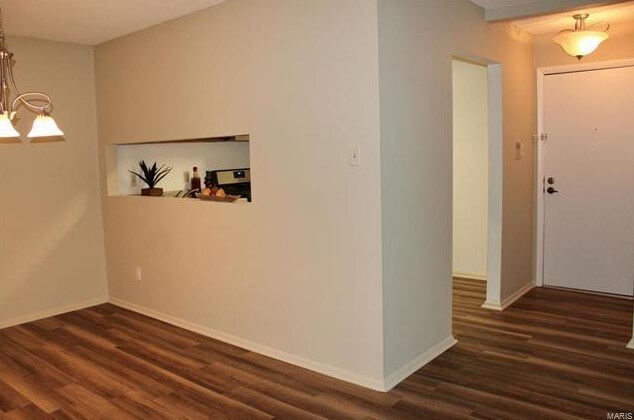 Building Photo - 444 N Clay Ave
