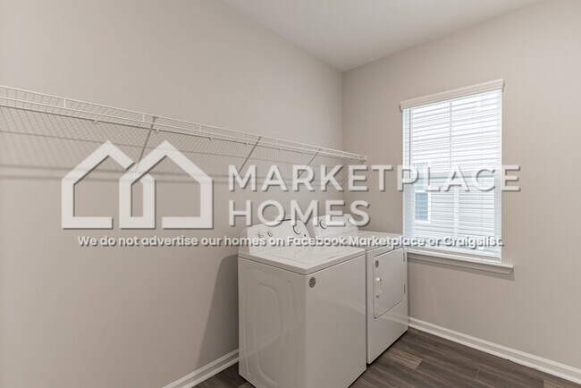 Building Photo - 213 Sessile Oak Dr