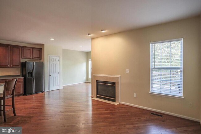 Building Photo - 6513 Trask Terrace