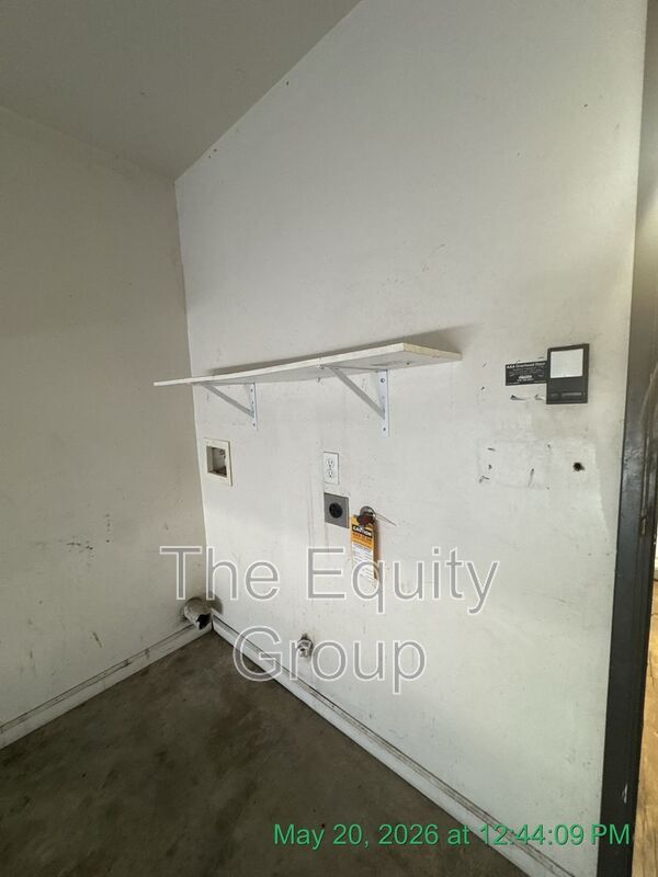 Building Photo - 407 N Park St