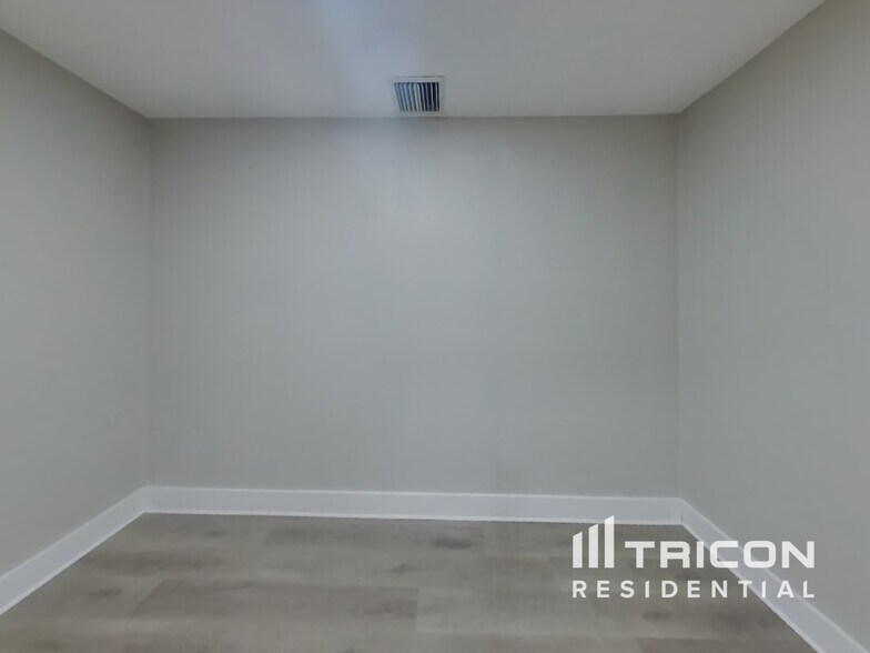 Building Photo - 6825 Mitchell Cir