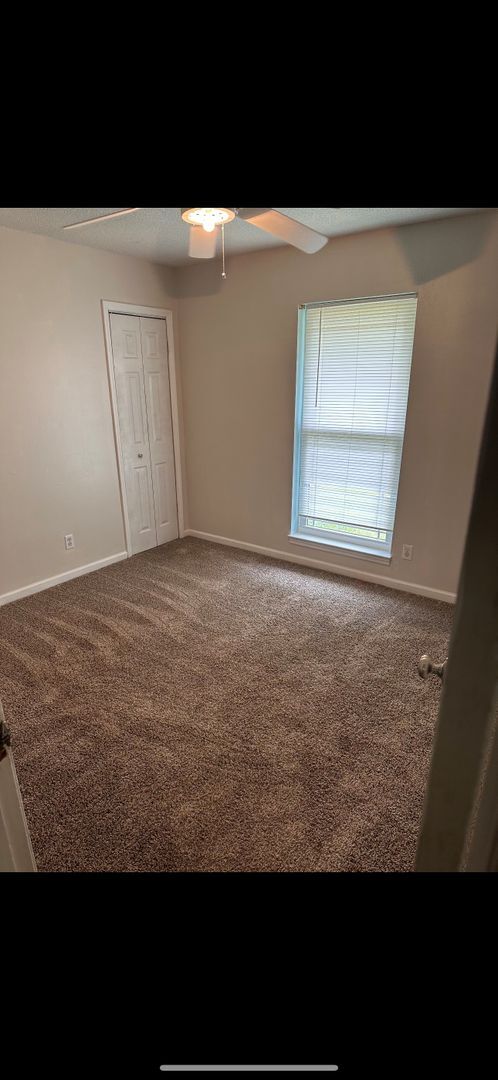 Building Photo - Home For Rent