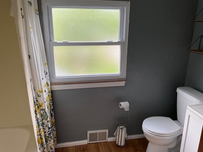 Building Photo - 3 Bedroom - Peaceful Living Just Minutes f...