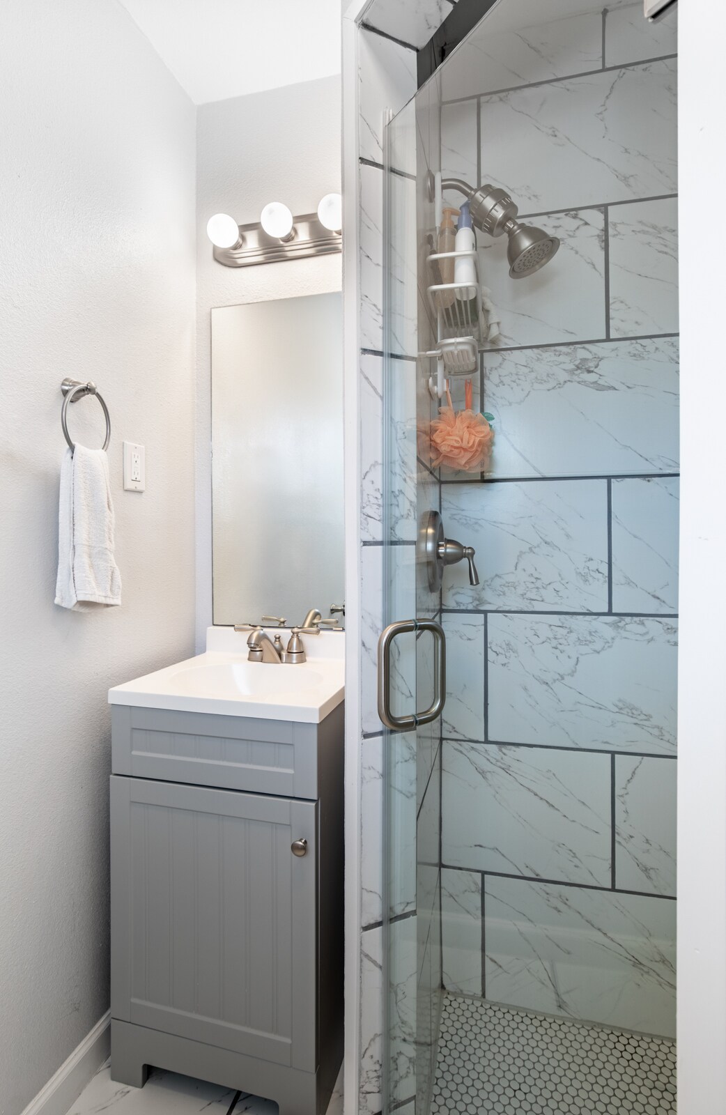 Bedroom #3 Bath - 510 W Oak St