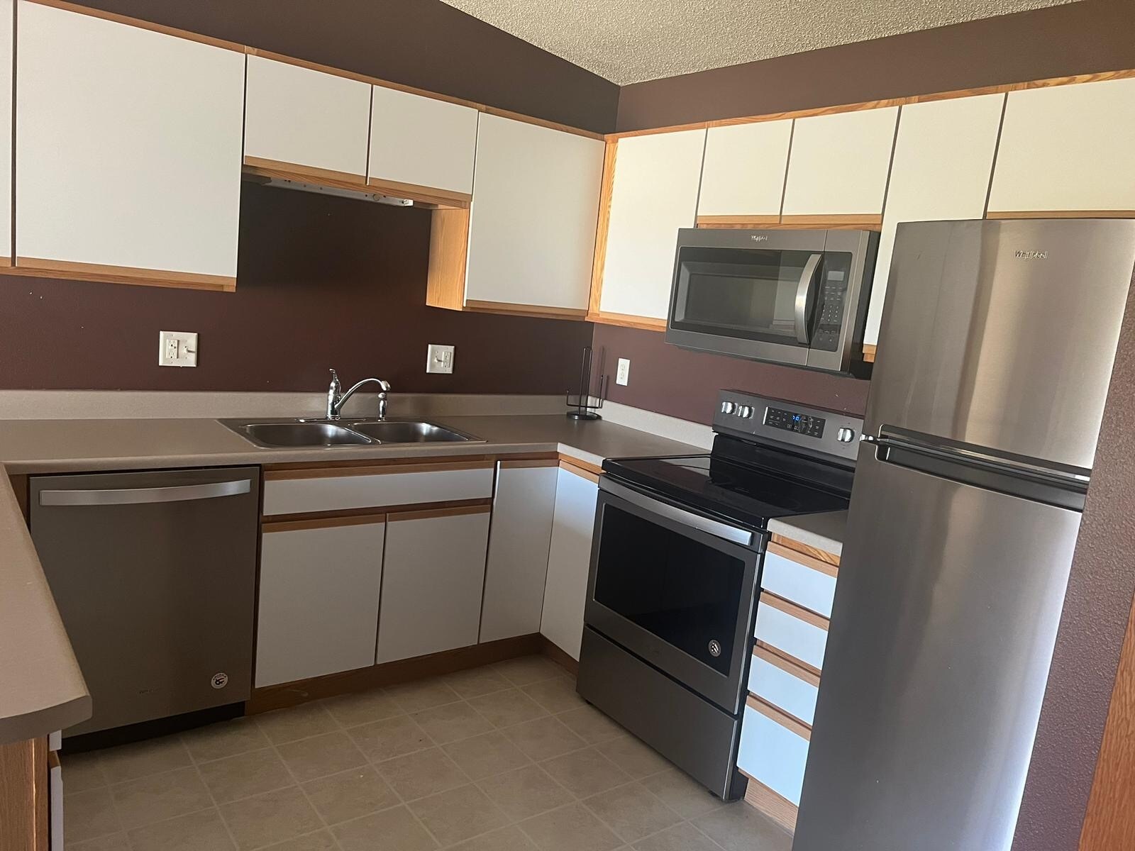 Building Photo - 30 Zeller Ct