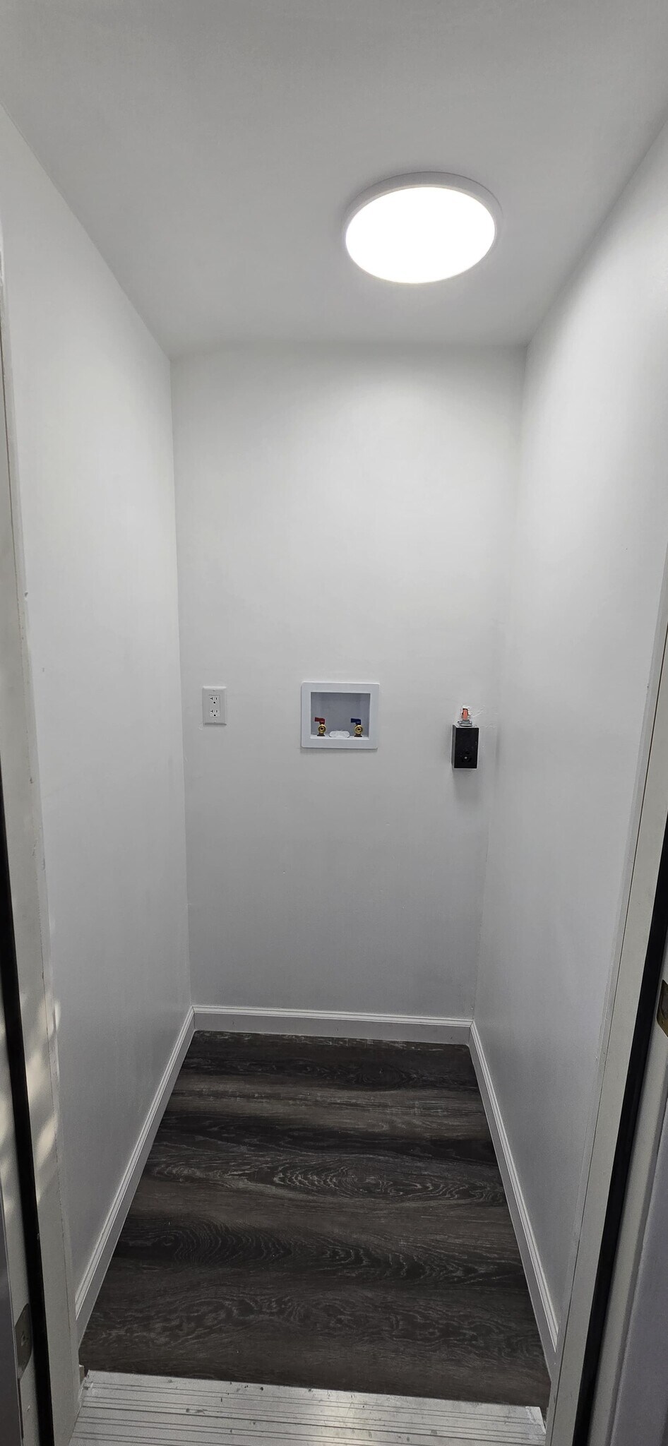 Laundry station with hook ups - 20 Audabon Ter