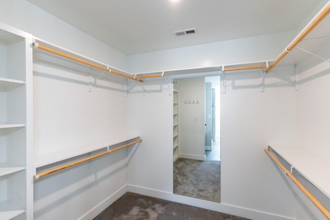 Building Photo - 4914 Glide Cv