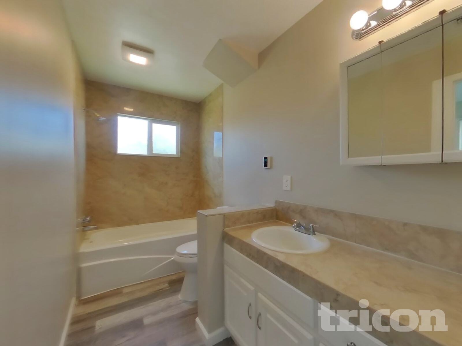 Building Photo - 1126 W Ovington St