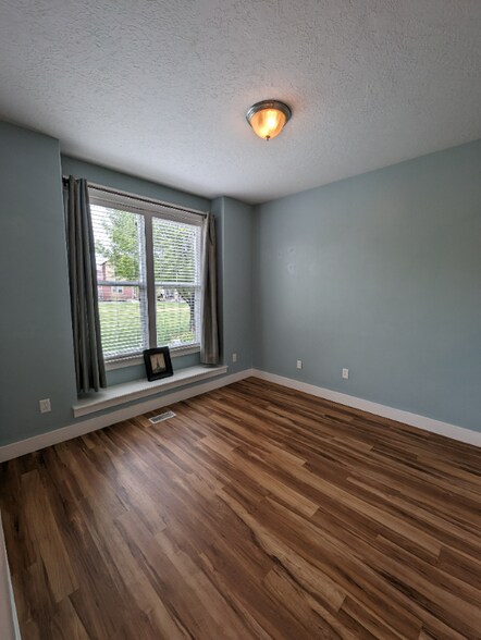 Building Photo - 10617 Topview Rd