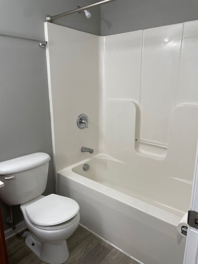 Building Photo - 3 BDRM 2 BA HOME BUILT IN 2004, 1208 SQ FT...