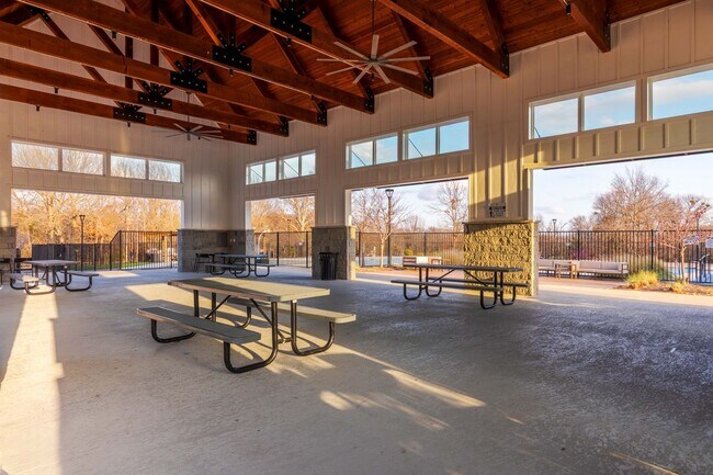 Building Photo - 1829 Leo Dr
