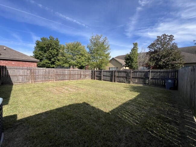 Building Photo - Charming 3-bedroom 2-bathroom in South Burbank Neighborhood!