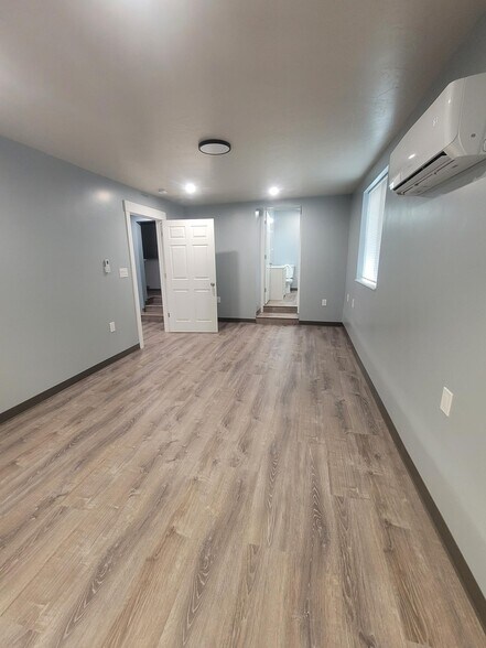 Building Photo - 168 E 70 S