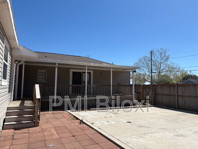 Building Photo - 391 Rodeo Dr