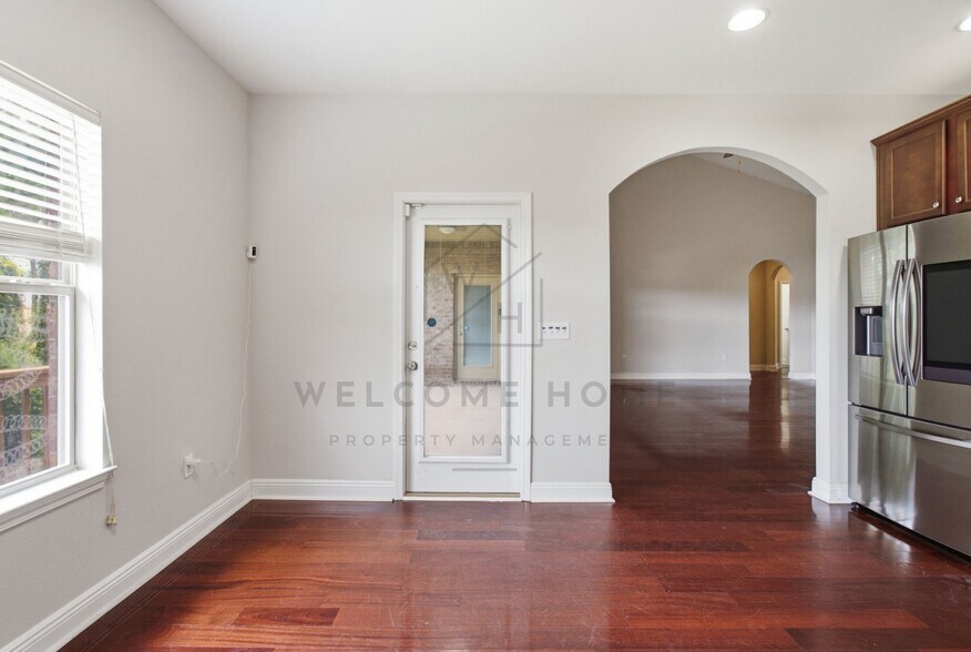 Building Photo - 734 Lime Ln