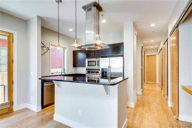 Building Photo - 2536 Glenarm Pl