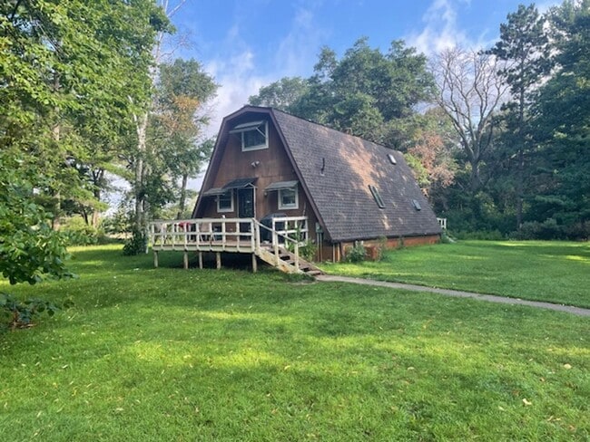 Primary Photo - 2 Bedroom, 2 Bath, with Double Garage.