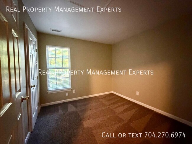 Building Photo - 13604 Toka Ct