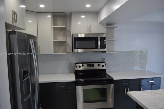 Building Photo - 2075 SW 122nd Ave