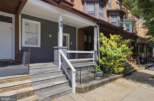 Building Photo - 2238 N Park Ave