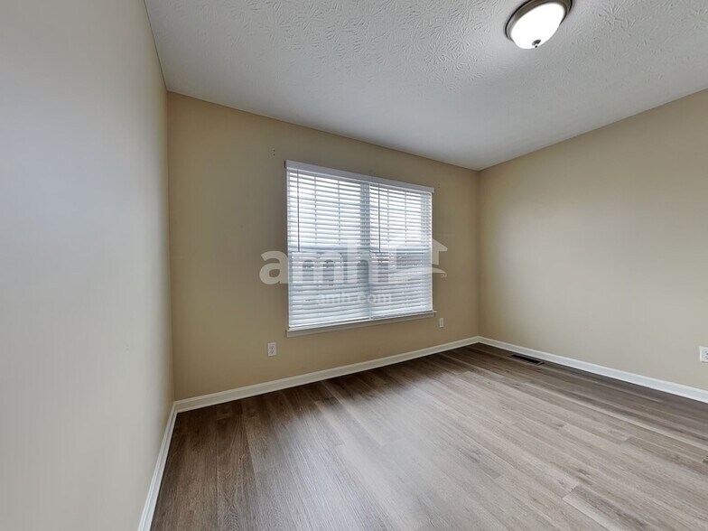 Building Photo - 2106 Prairie Clover Dr