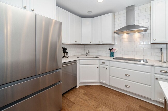 Building Photo - Move-in Ready Downtown Raleigh Condo - Walk to Seaboard Station!