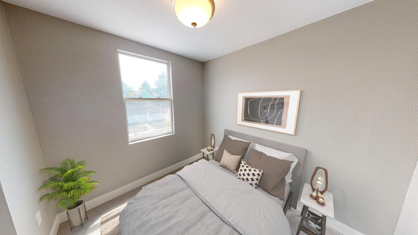 Building Photo - Beautifully renovated Sunnyside home with large backyard