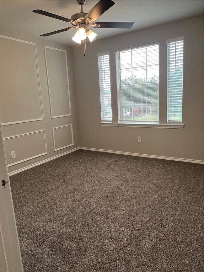 Building Photo - 12035 Duane St