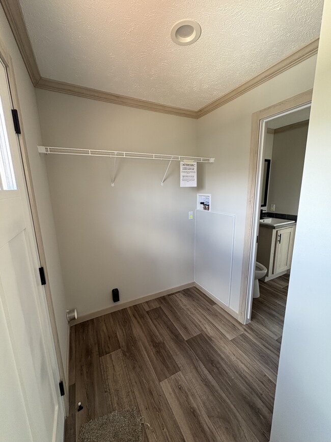 Building Photo - 400 Parker St