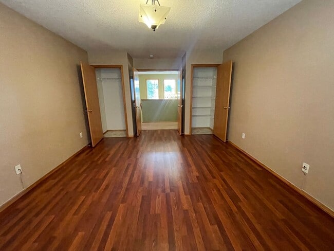 Building Photo - Two Story in Salmon Creek!
