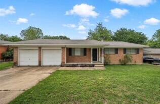 Building Photo - 8718 Panther Dr