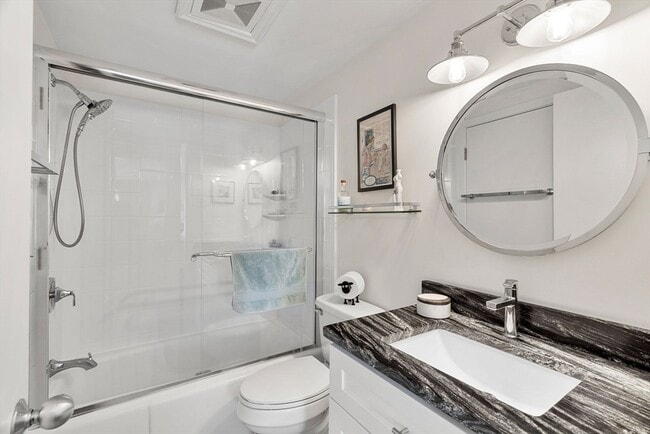 Building Photo - 126 Merrimac St