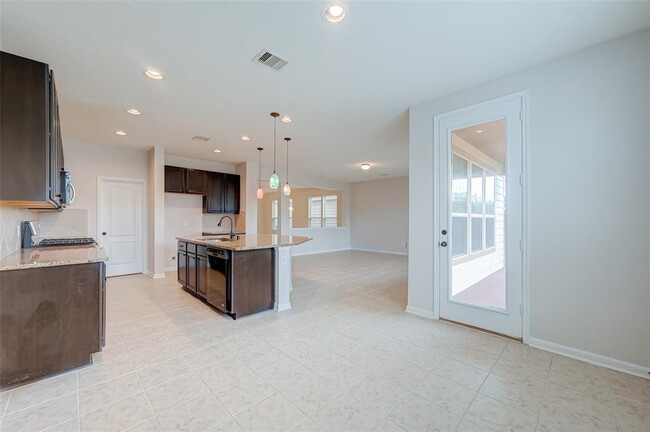 Building Photo - 15910 Copper Oak Ln