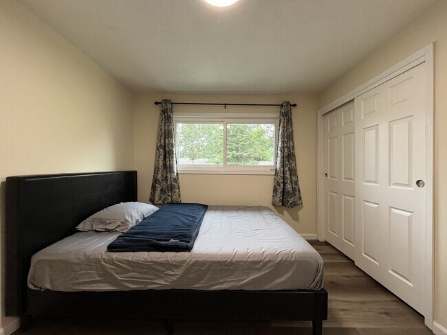 Building Photo - Three-Bedroom Home Near Nike Campus with Bonus Room, Large Deck & Two-Car Garage