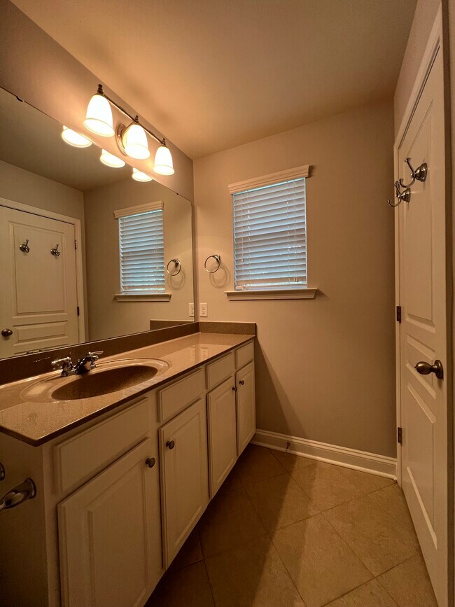 Building Photo - 229 Misty Knoll Ln