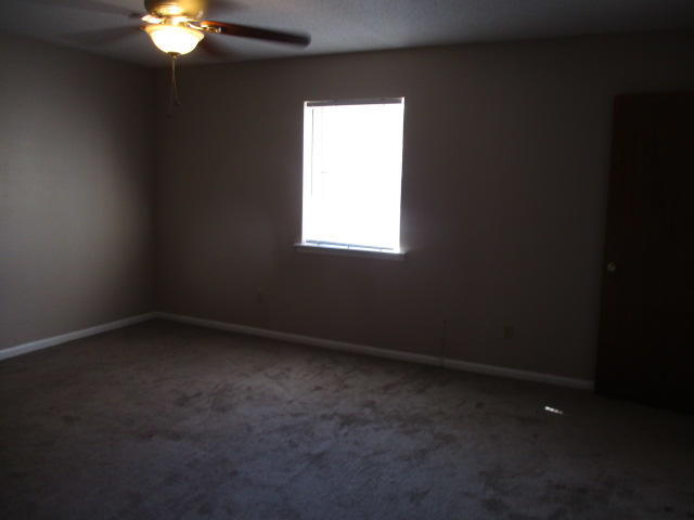 Building Photo - 106 Valencia Dr