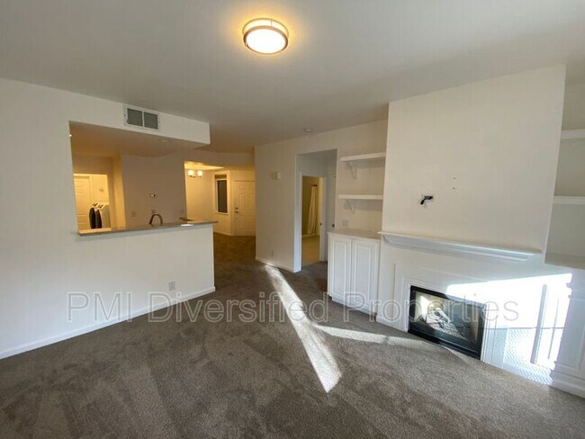 Building Photo - 1465 E Peckham Ln
