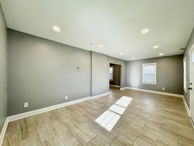 Building Photo - 353 Sherman Ave