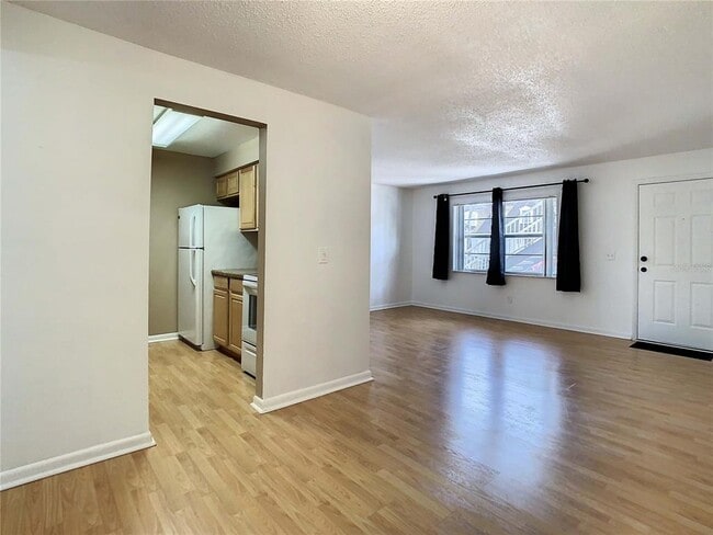 Building Photo - 9115 Tudor Dr